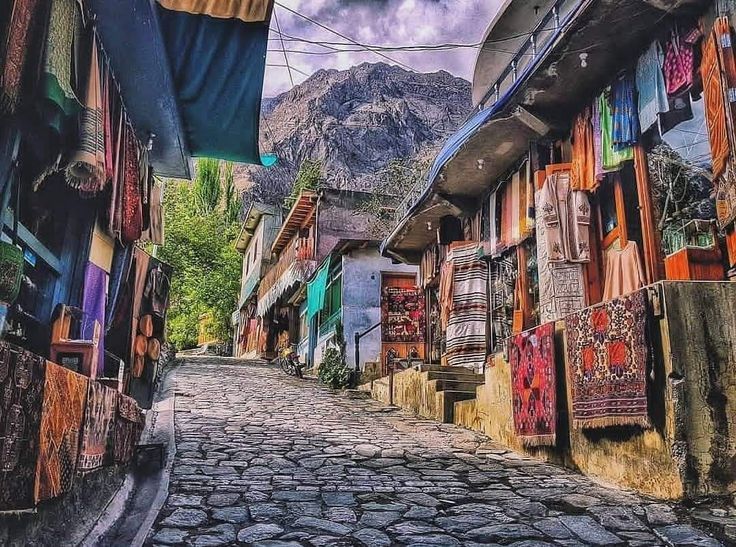Pakistan guided tours Pakistan adventure tour Northern Pakistan tour packages Cultural tour of Pakistan Discover Pakistan holiday packages Customized Pakistan tour packages